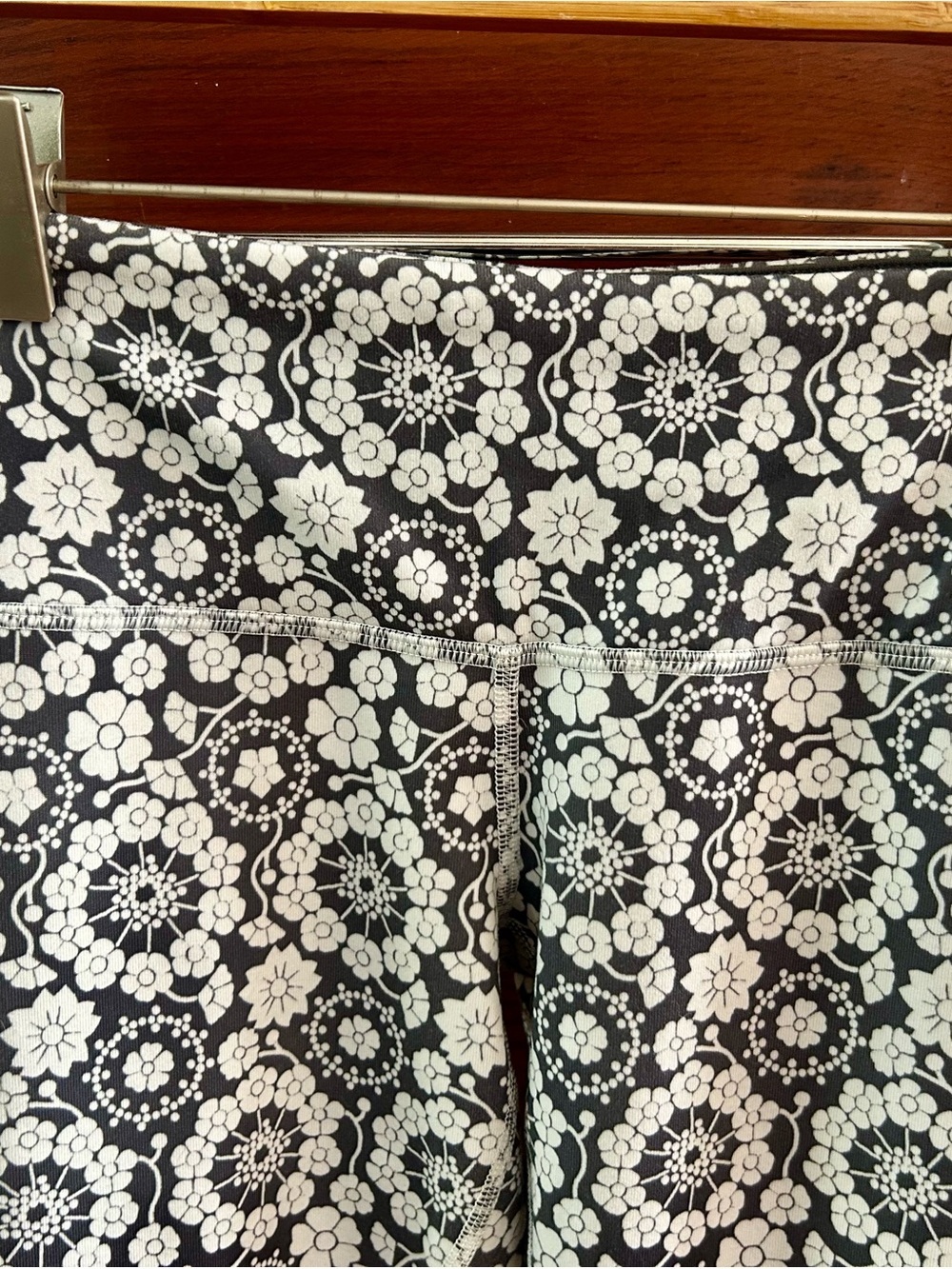lululemon athletica Wunder UnderTwiggy Printed Ignite Crop Nimbus & Soot Light - Picture 8 of 10